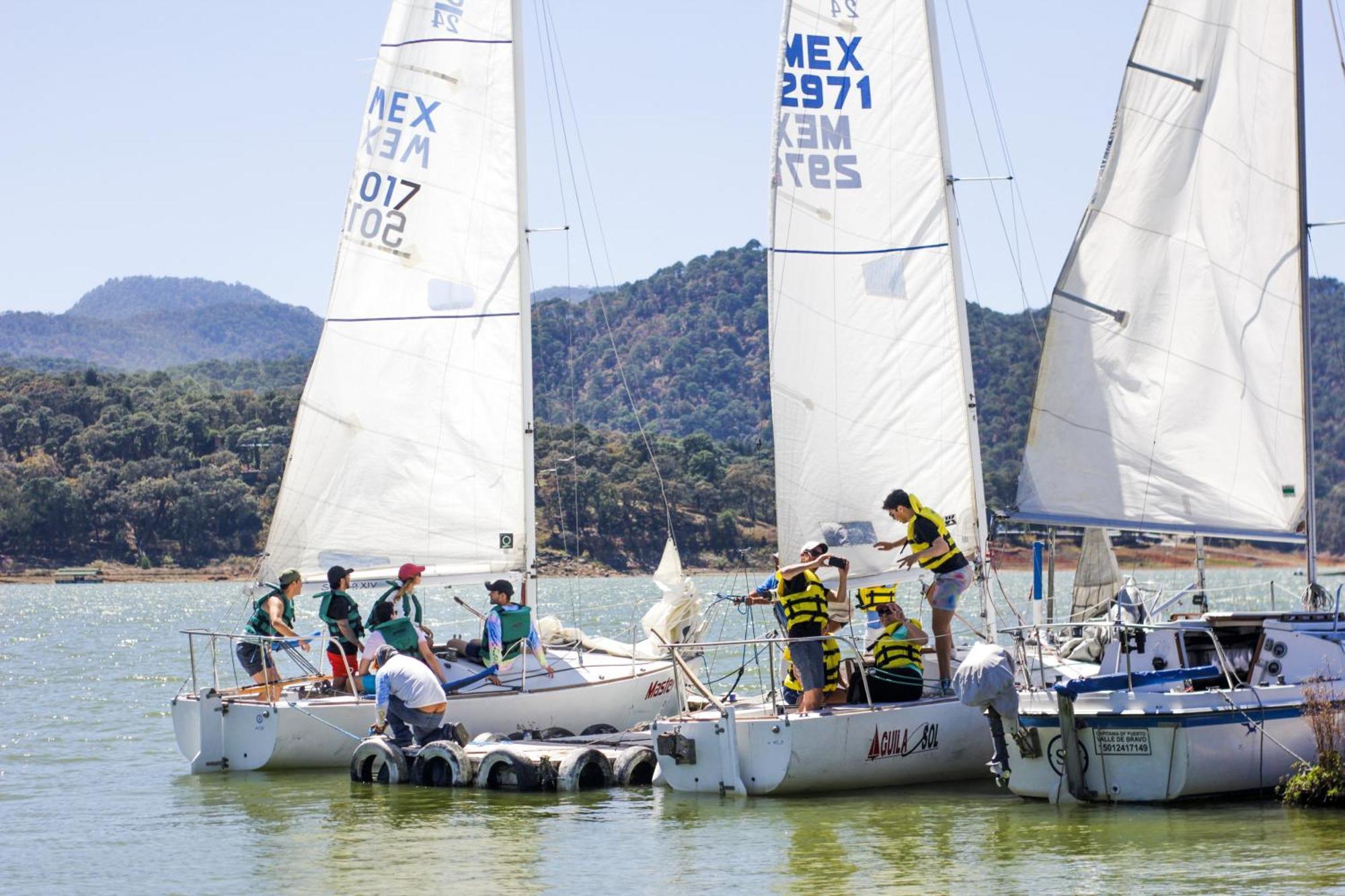 Club De Vela Santa Maria Hotel Valle de Bravo Ngoại thất bức ảnh